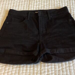 Old navy black  jean shorts. S10